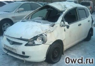 Битый автомобиль Honda Fit