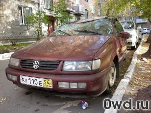 Битый автомобиль Volkswagen Passat