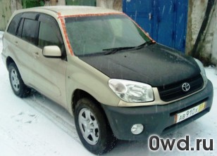 Битый автомобиль Toyota RAV4