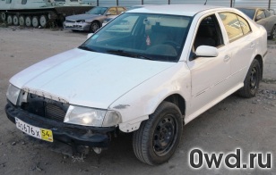 Битый автомобиль Skoda Octavia