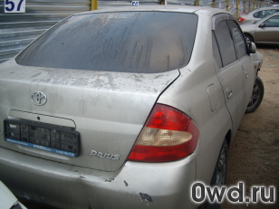 Битый автомобиль Toyota Prius