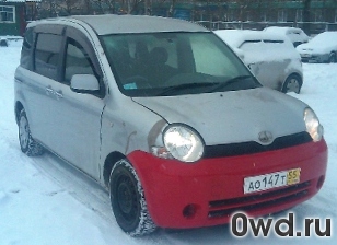 Битый автомобиль Toyota Sienta