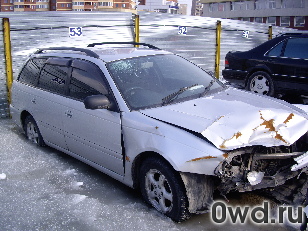 Битый автомобиль Toyota Caldina