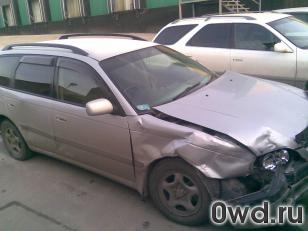 Битый автомобиль Toyota Caldina Van