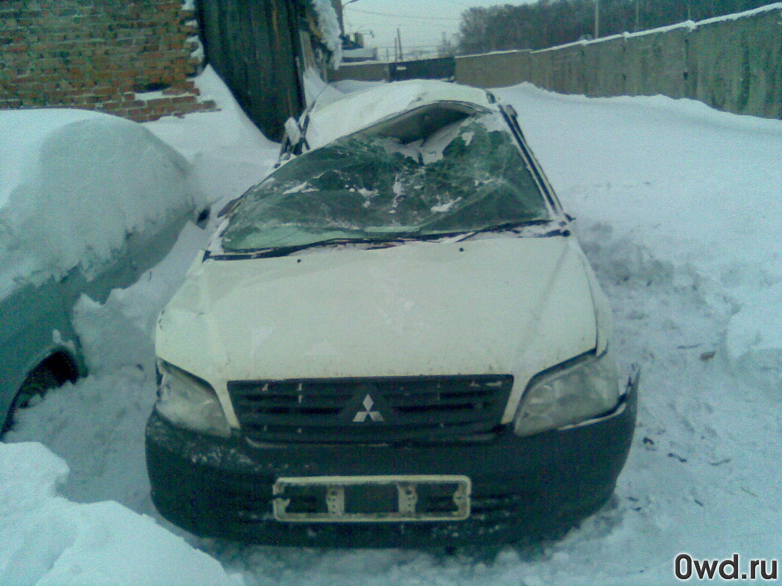 Битый автомобиль Mitsubishi Lancer Cedia Wagon (2003) в Новосибирске